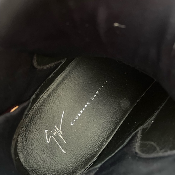 Gorgeous Giuseppe Zanotti - Picture 5 of 7